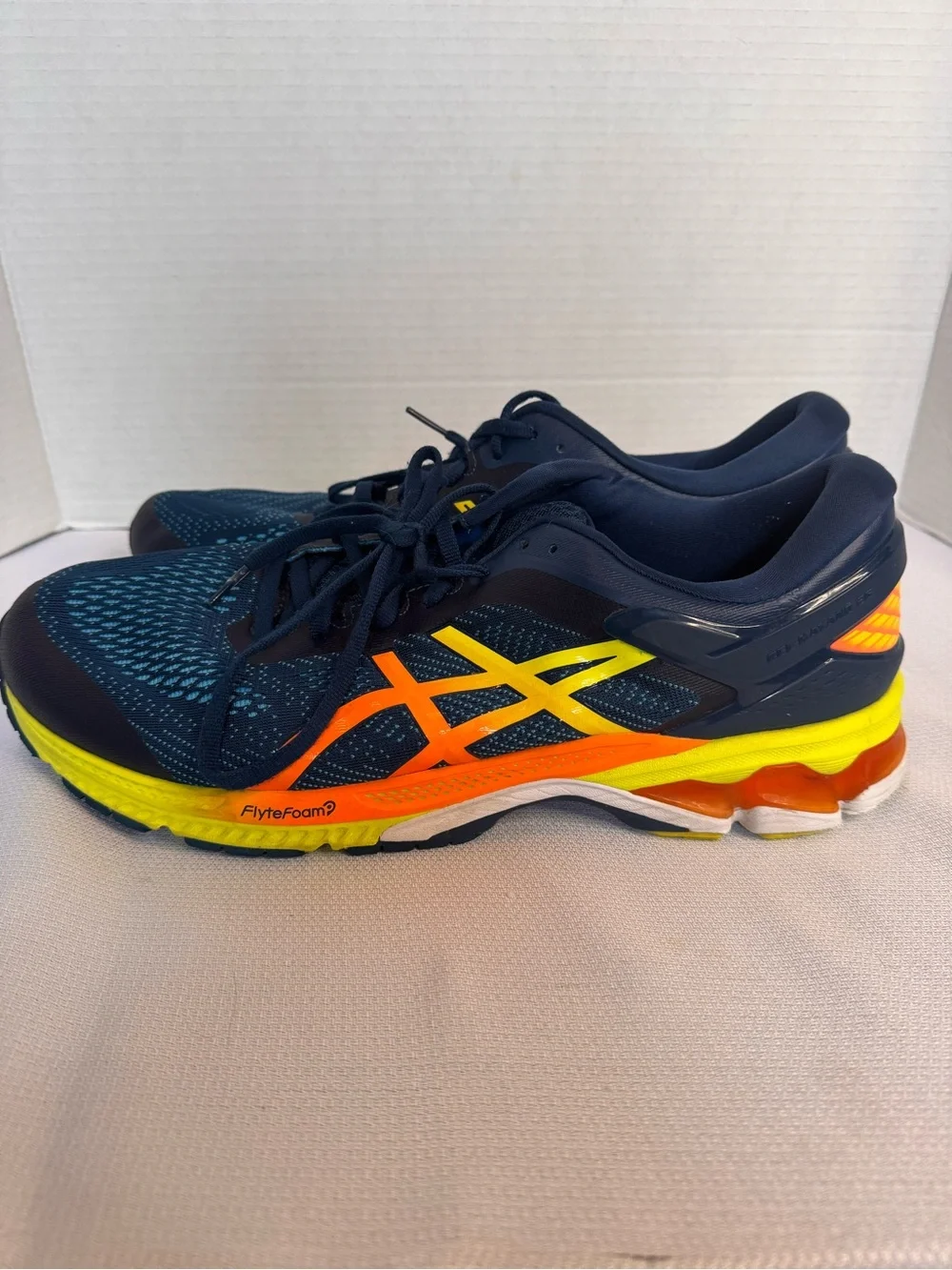 ASICS Gel Kayano 22 Men’s Size 13 Running Shoes